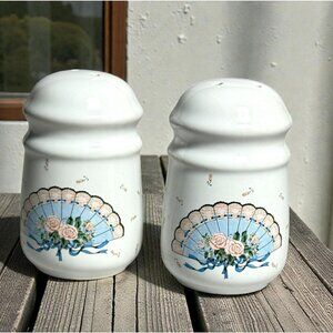 Vintage Japan Ceramic Salt & Pepper Shakers With Floral Fan Design